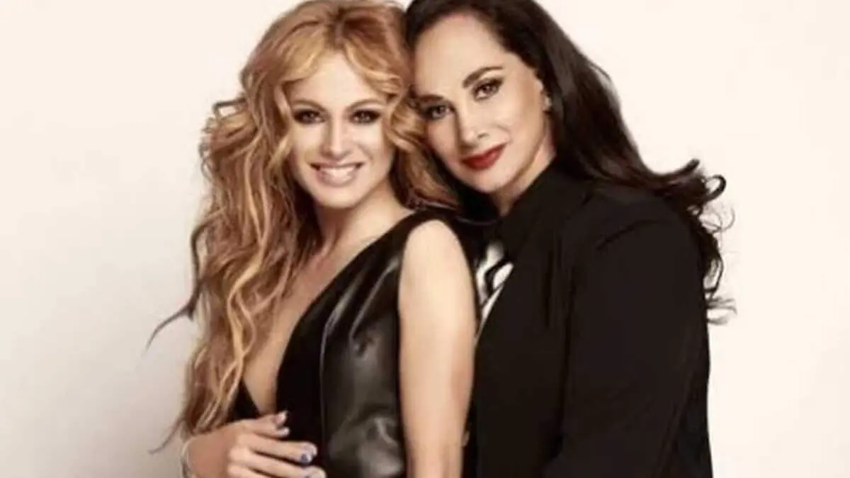 Paulina Rubio con Susana Dosamantes